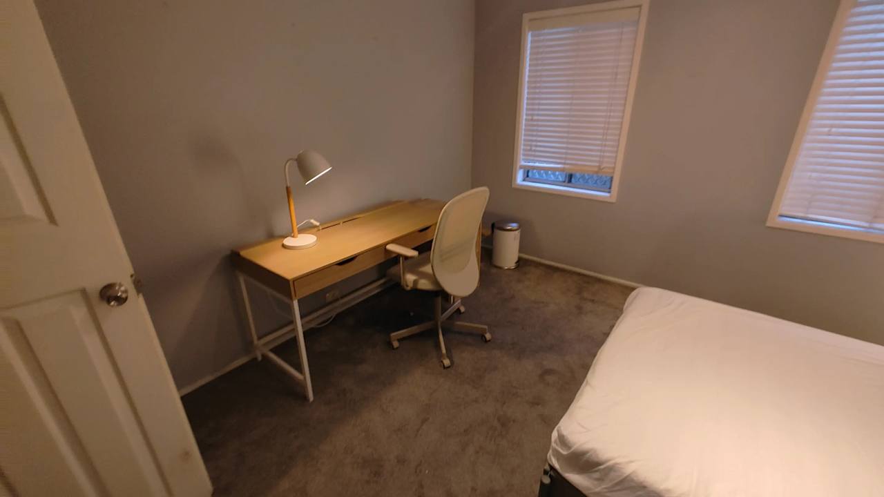 Room in a share house