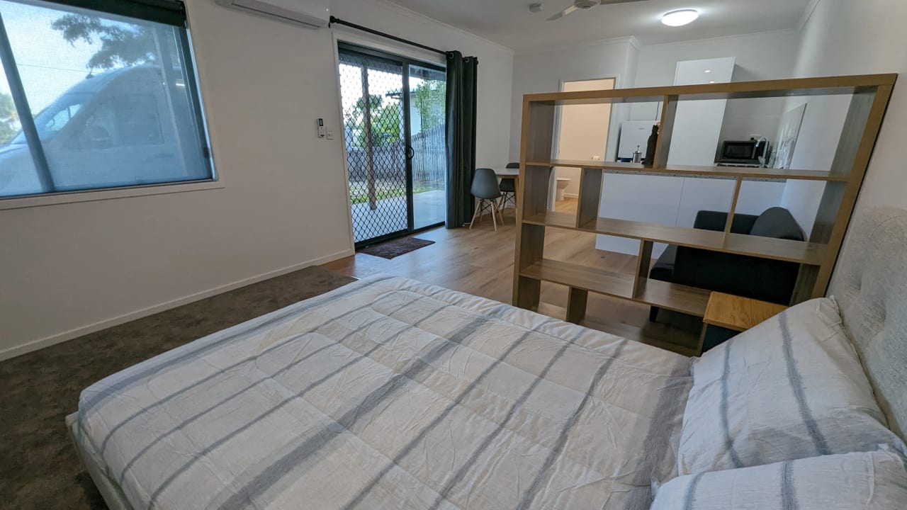 Furnished room studio flat for rent