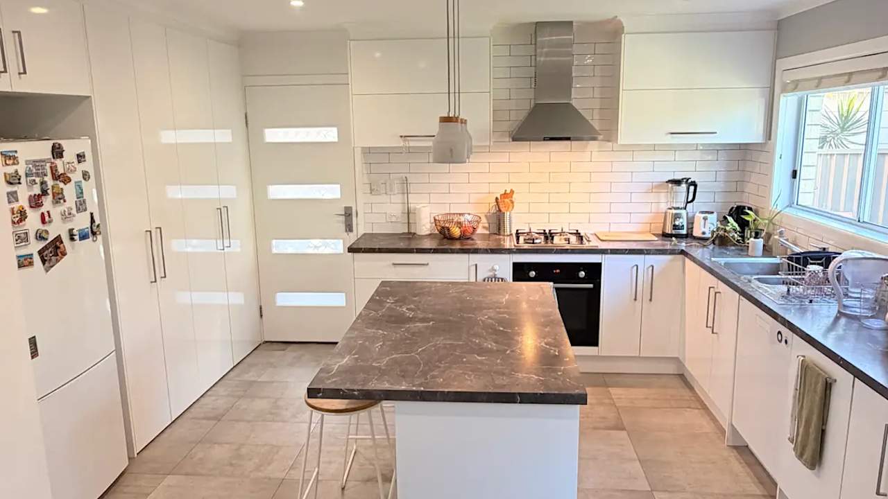 Room in a share house