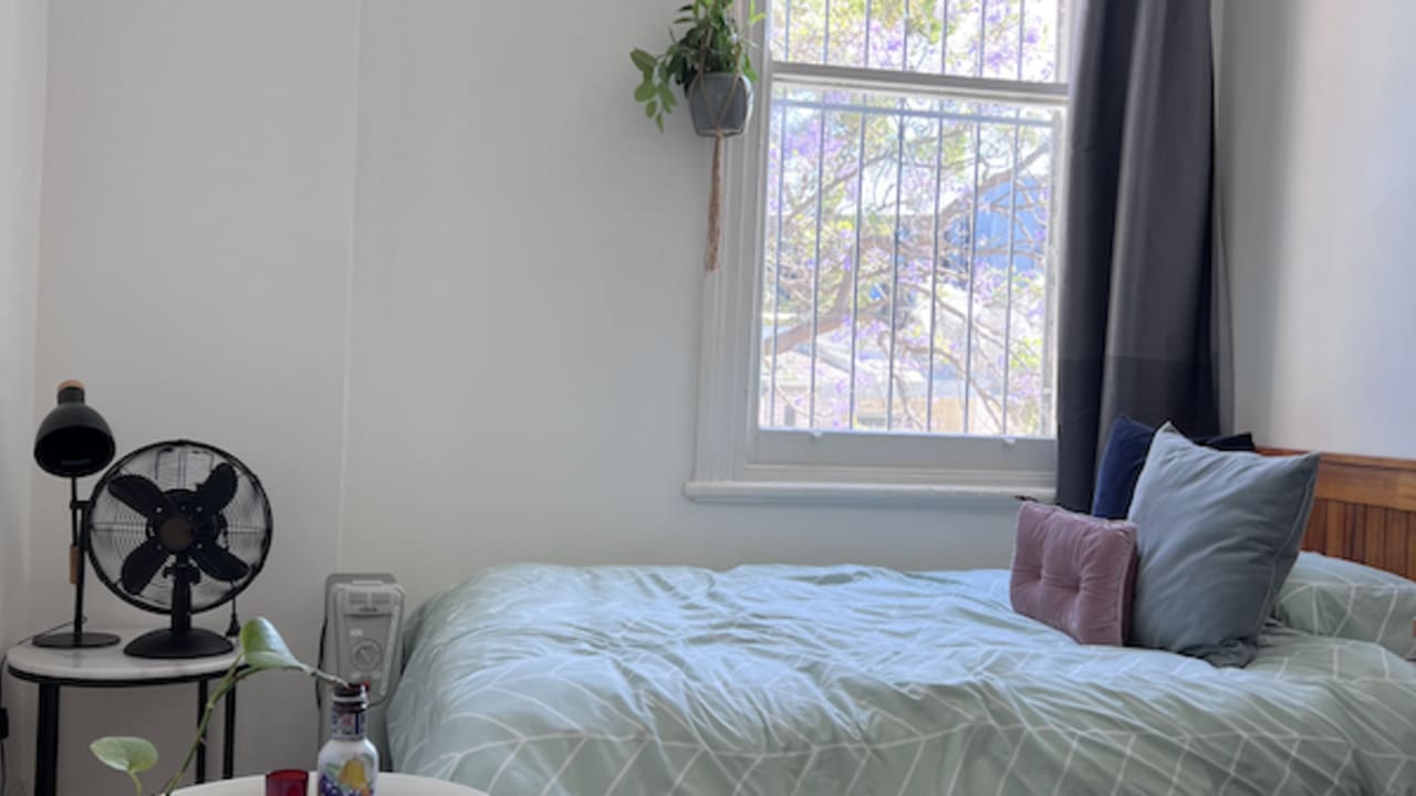Furnished room in a share house