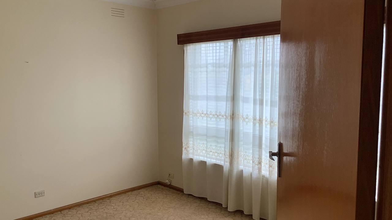 Unfurnished room in a share house