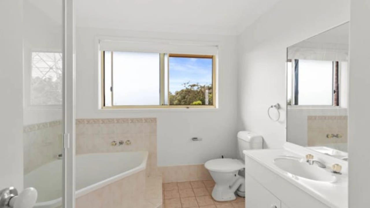 Unfurnished room in a share house