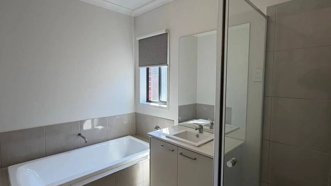 Furnished room with own bathroom