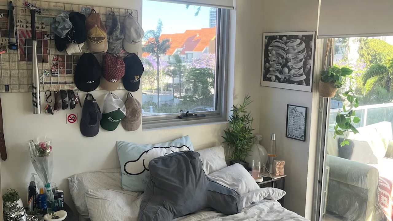 Furnished room in a flatshare