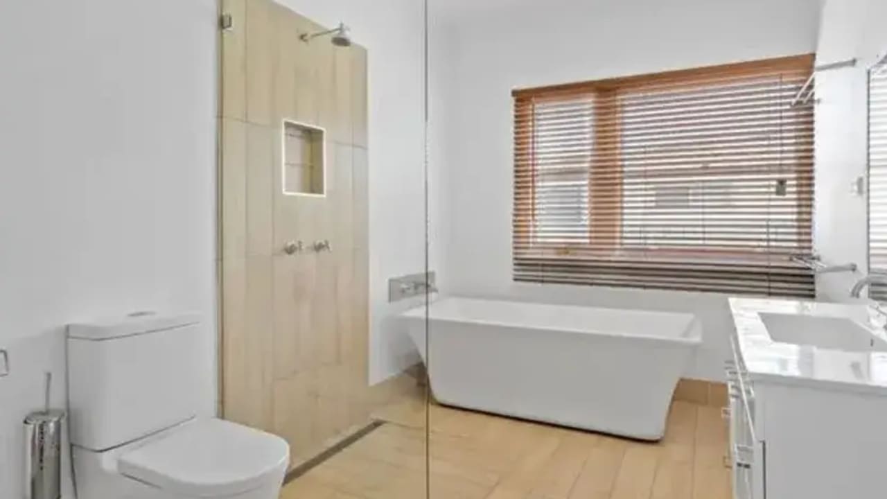 Unfurnished room in a share house