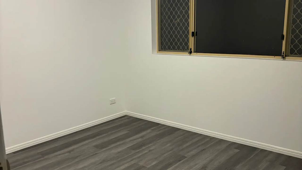 Unfurnished room in a flatshare