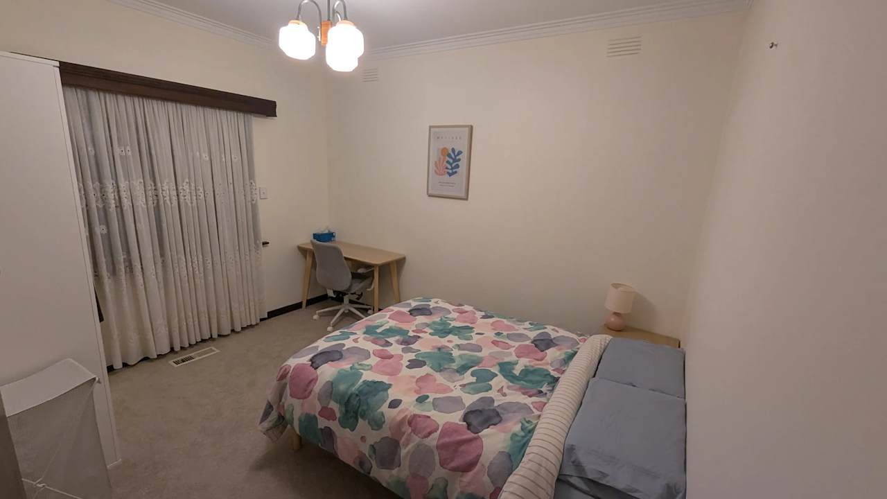 Room in a share house
