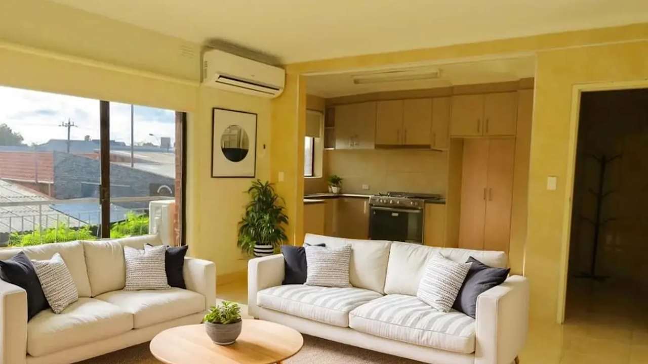 Whole property with 2 rooms for rent