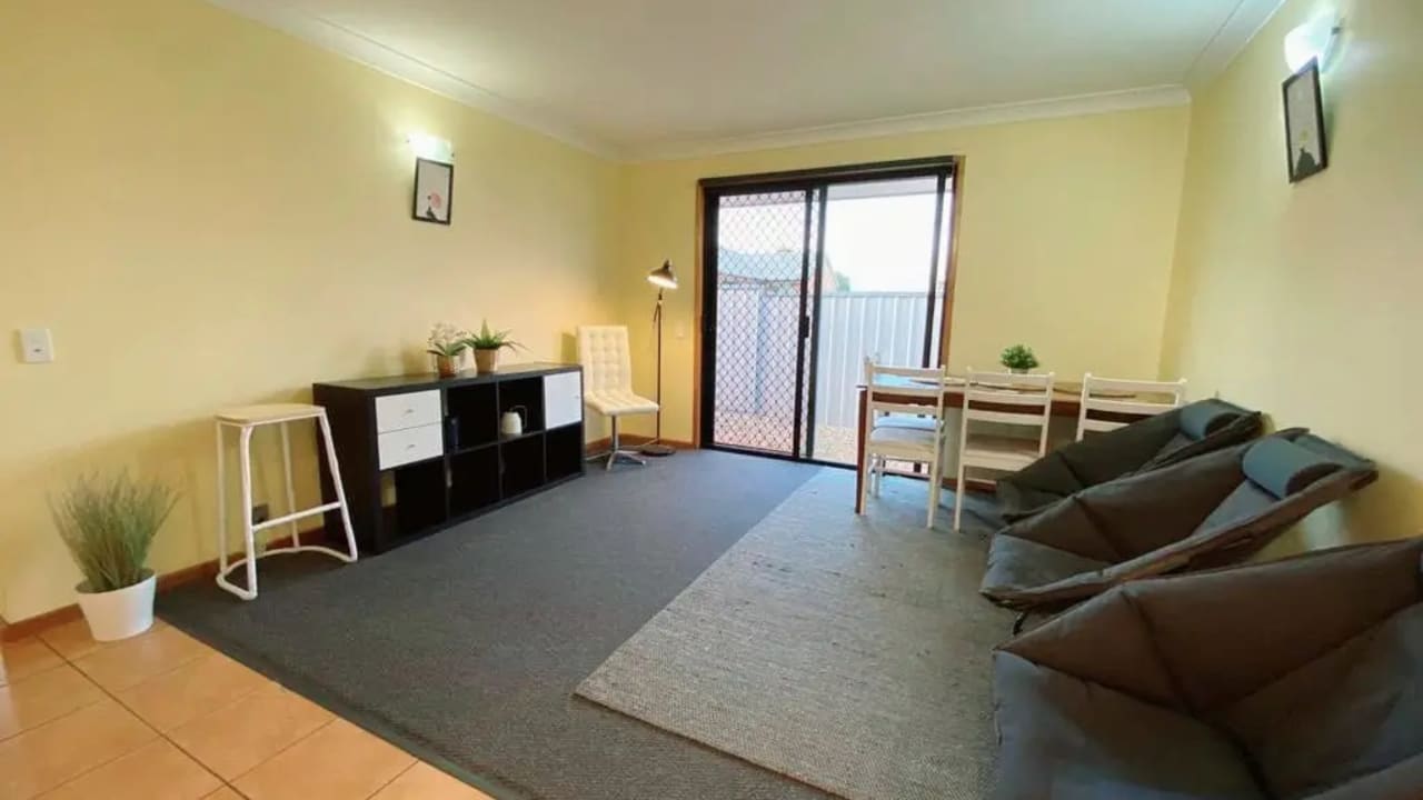 Furnished room with ensuite in a flatshare