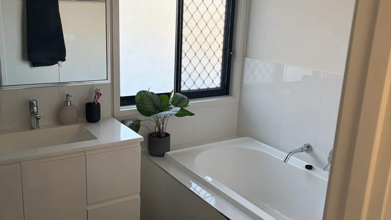 Furnished room with own bathroom