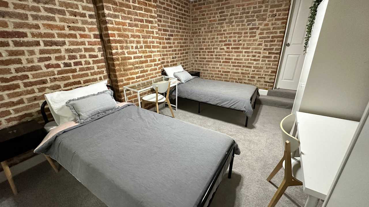 Furnished room in a flatshare