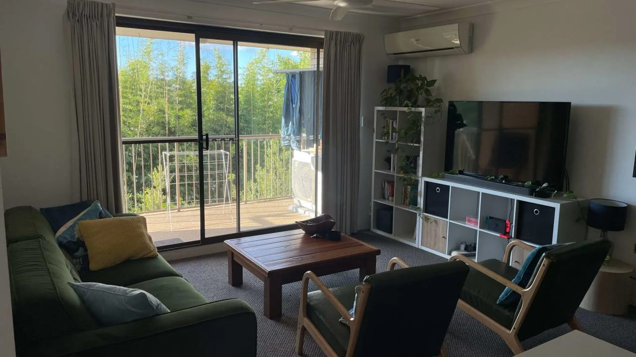 Unfurnished room in a flatshare