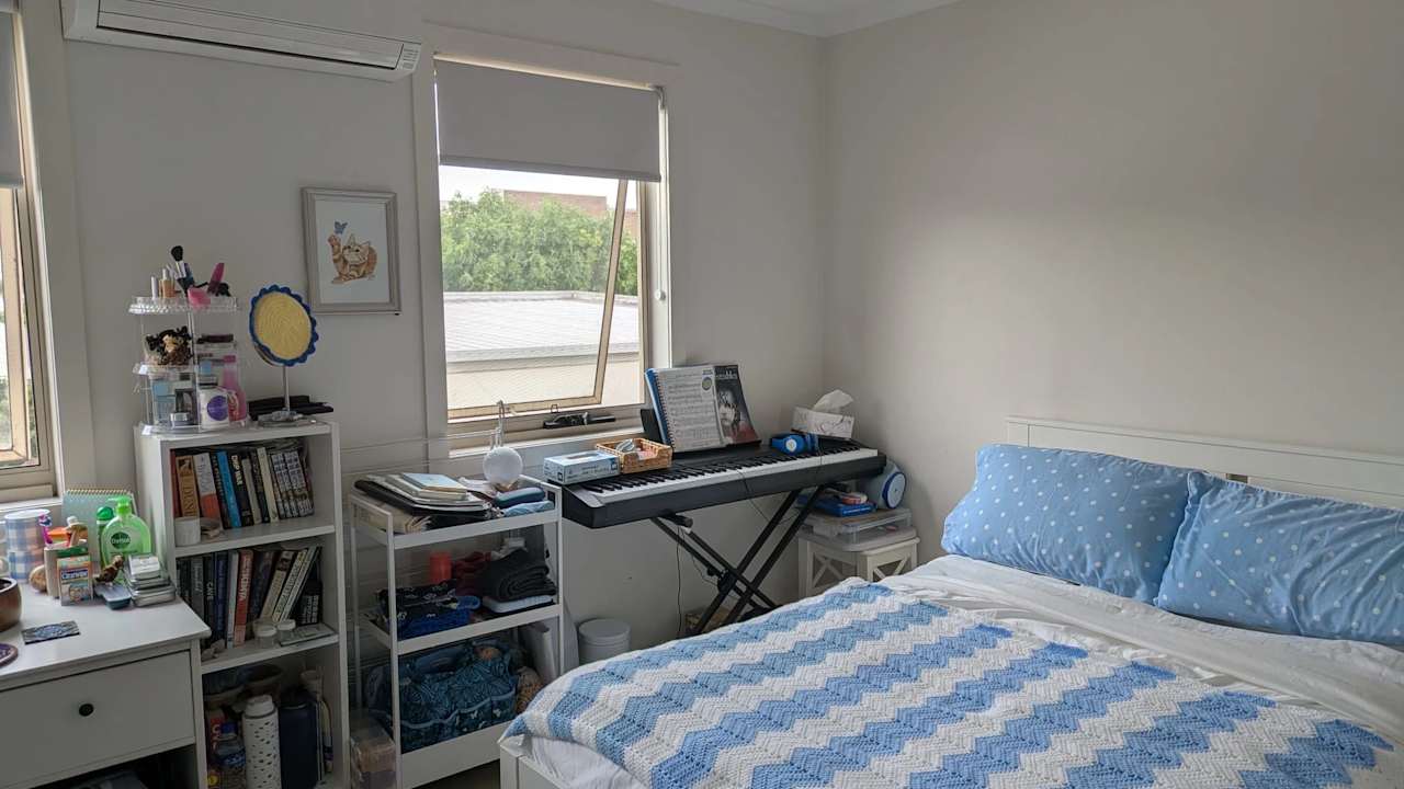 Room in a share house