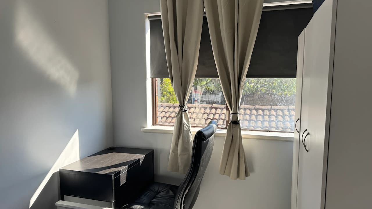 Furnished room in a flatshare