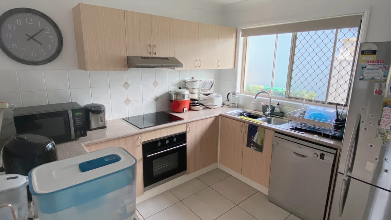 Furnished room in a share house
