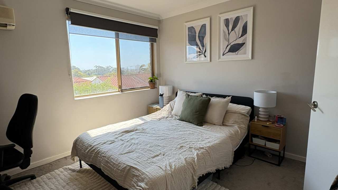 Room in a share house