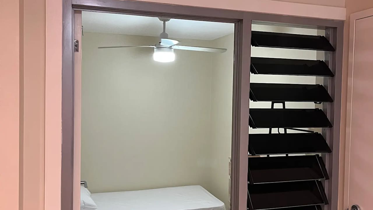 Furnished room in a flatshare