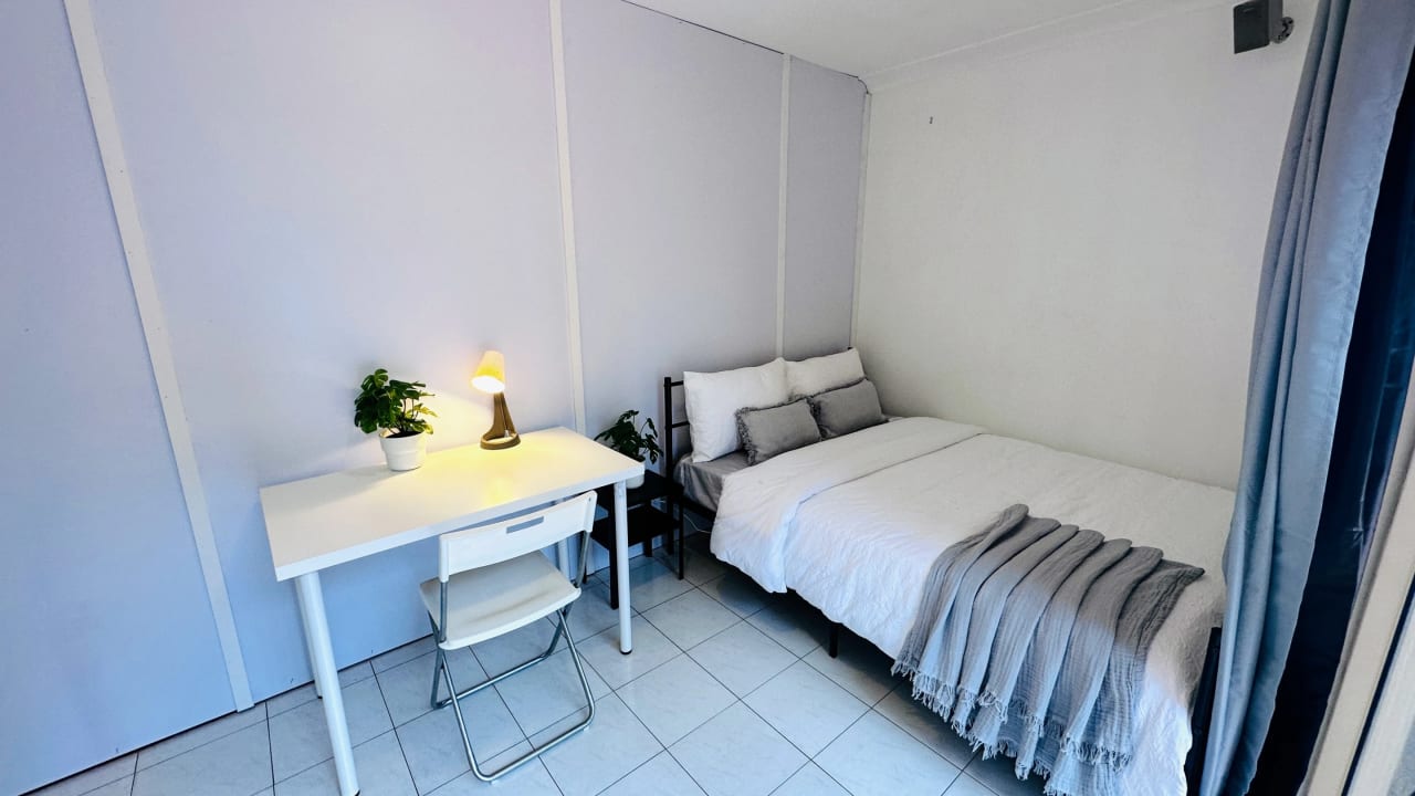 Furnished room in a share house