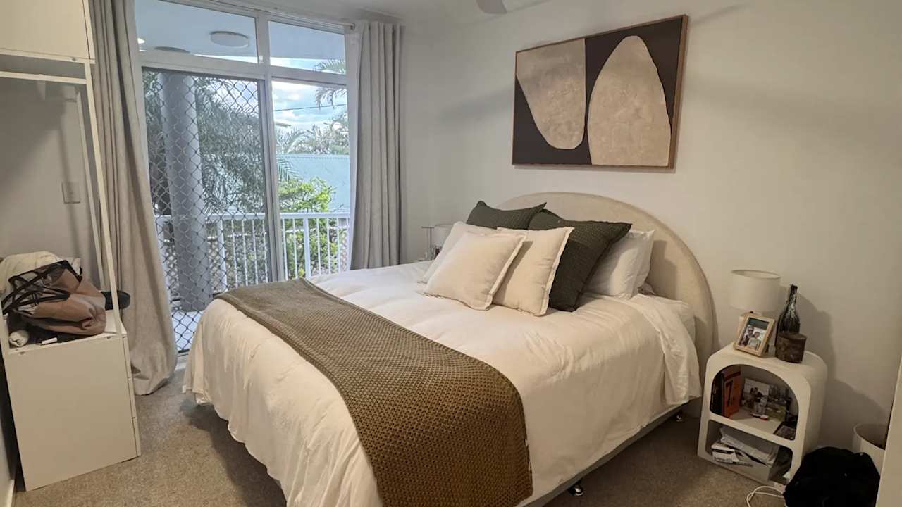 Unfurnished room with own bathroom