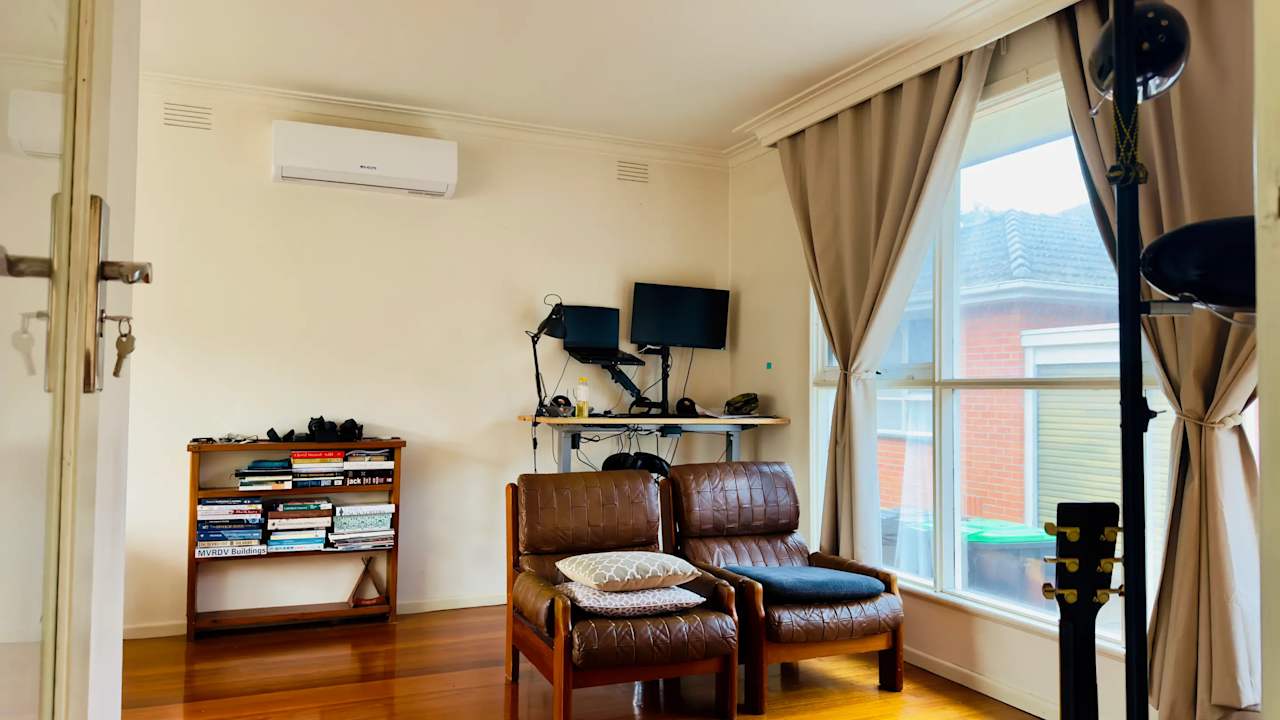 Furnished room in a share house