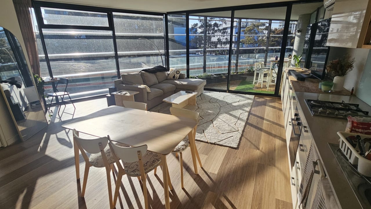 Furnished room in a flatshare