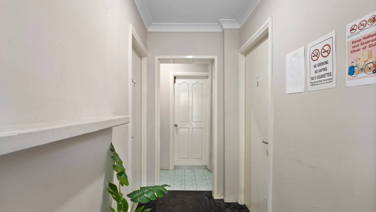 Furnished room in a share house