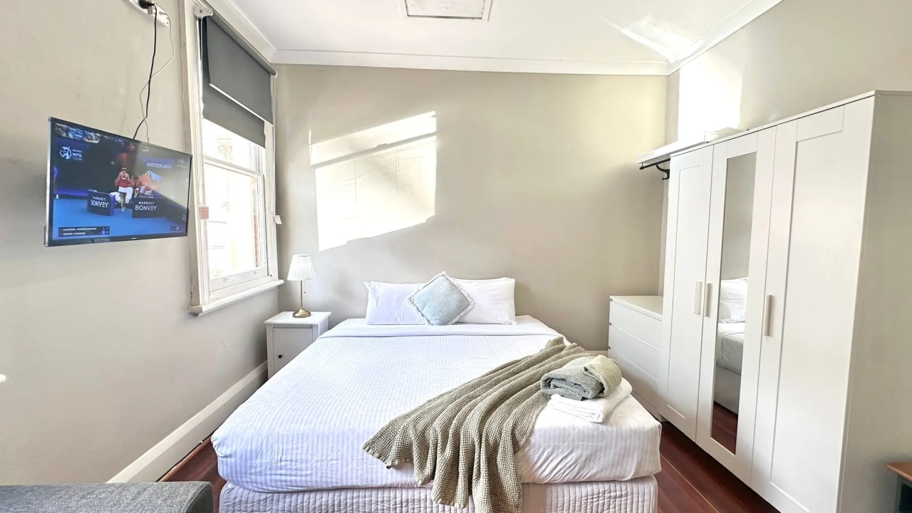 Furnished room in a flatshare