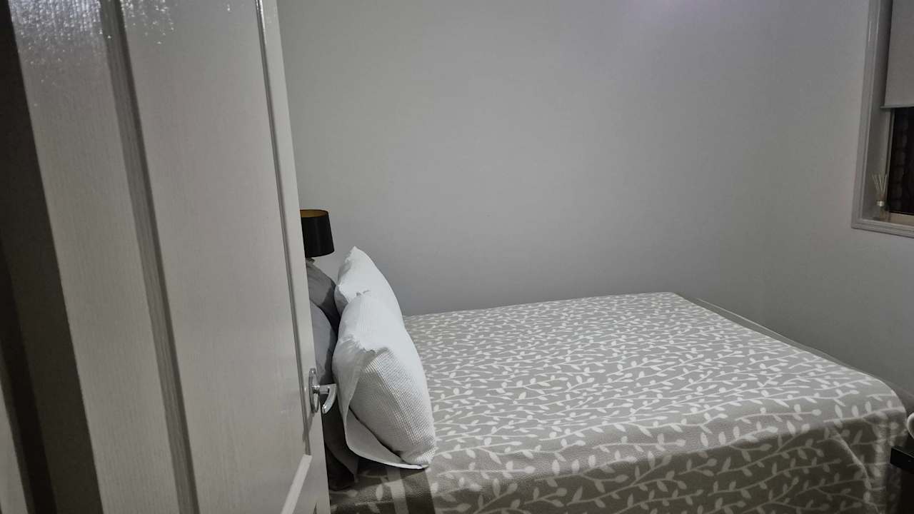 Room in a share house