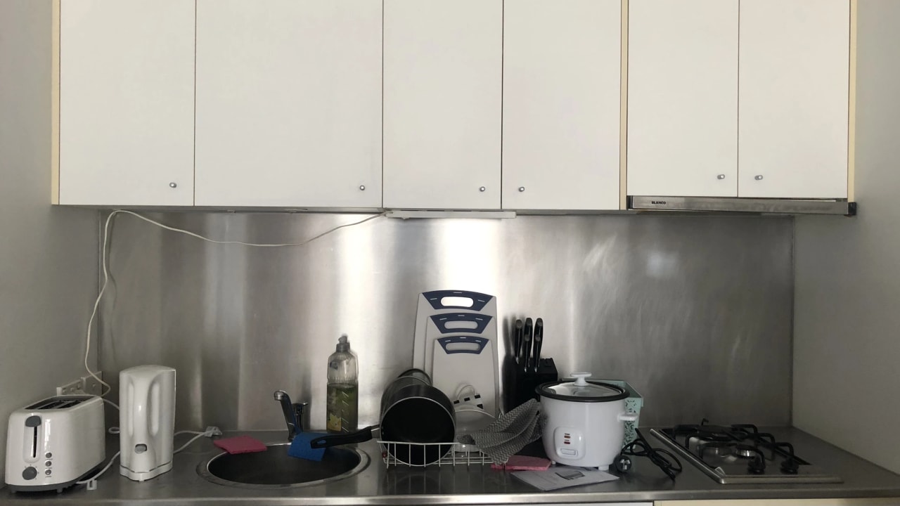 Furnished room in a flatshare