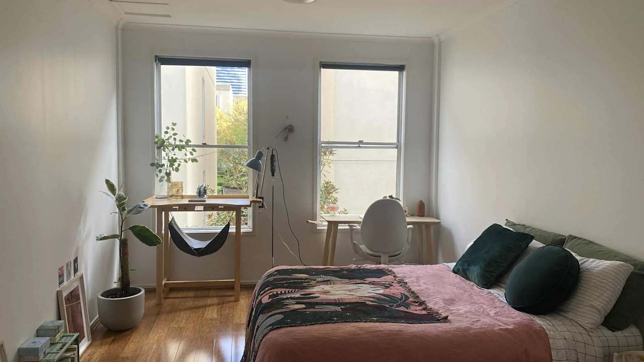 Unfurnished room in a flatshare