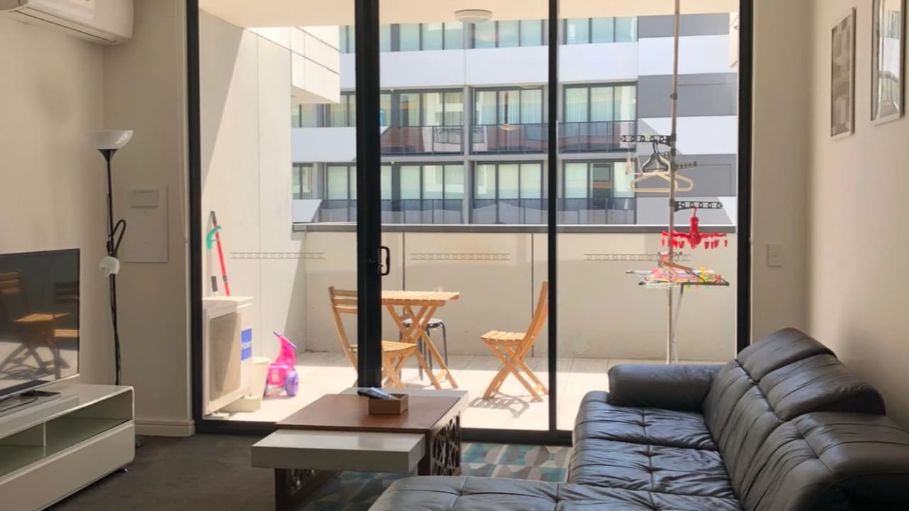 Furnished room with ensuite in a flatshare