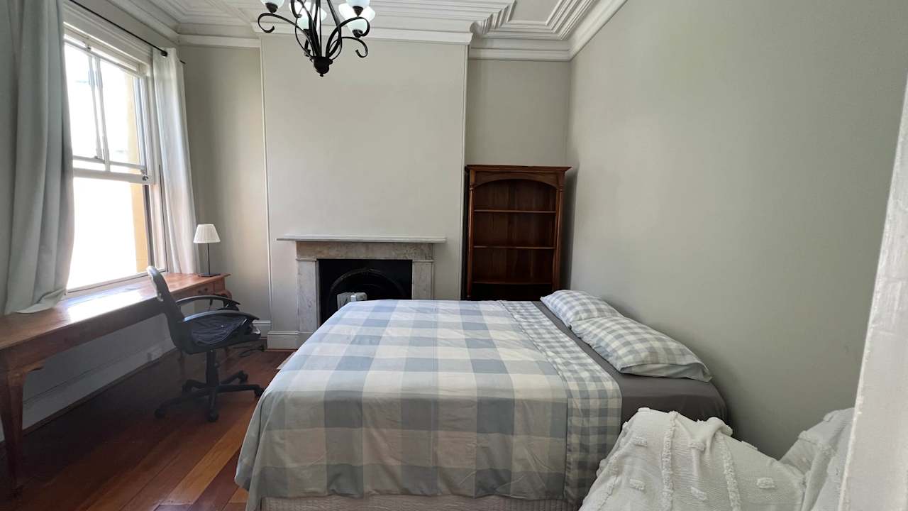 Furnished room in a share house