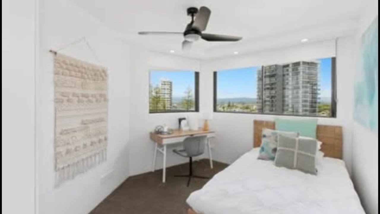 Furnished room in a flatshare