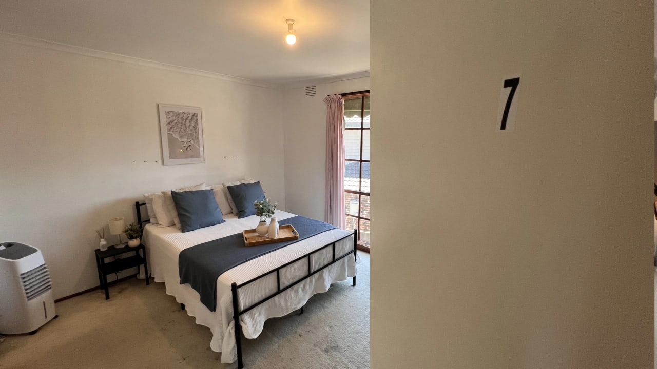 Furnished room in a share house