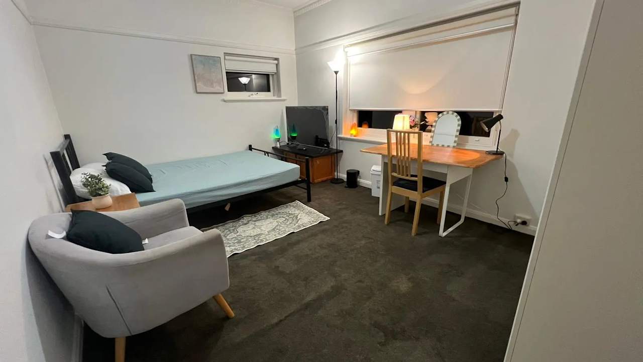 Furnished room in a share house