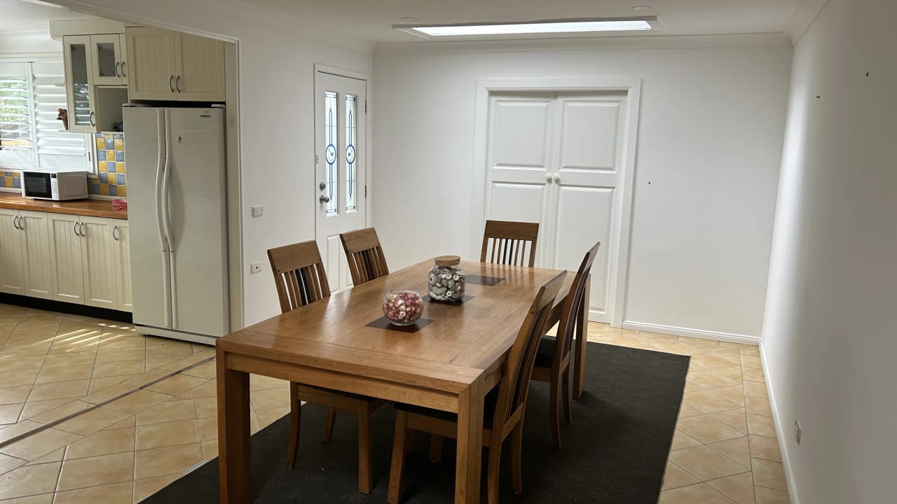 Room in a share house