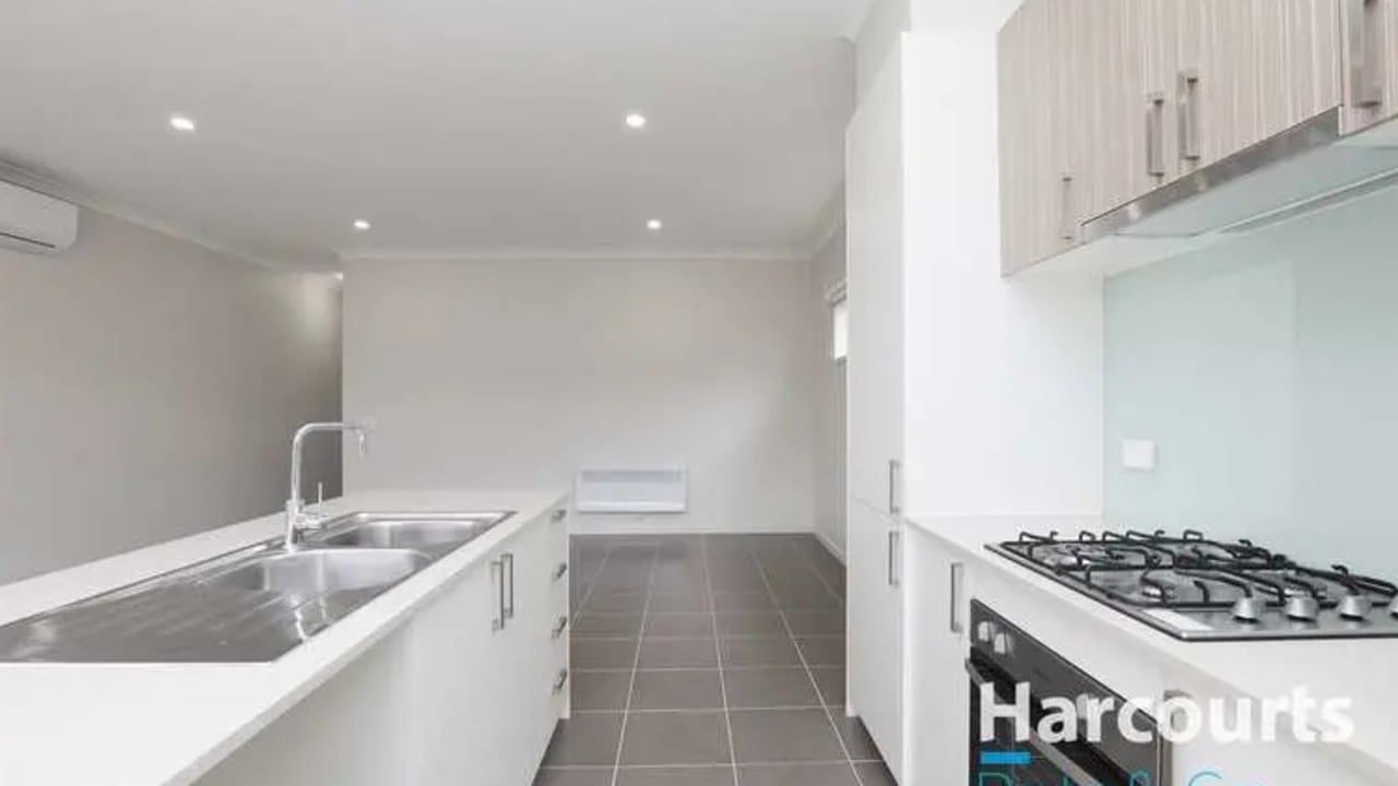 Unfurnished room with own bathroom