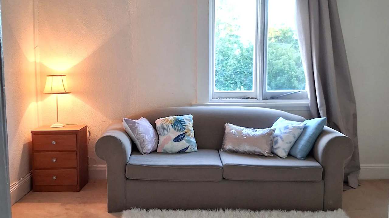 Furnished room with own bathroom