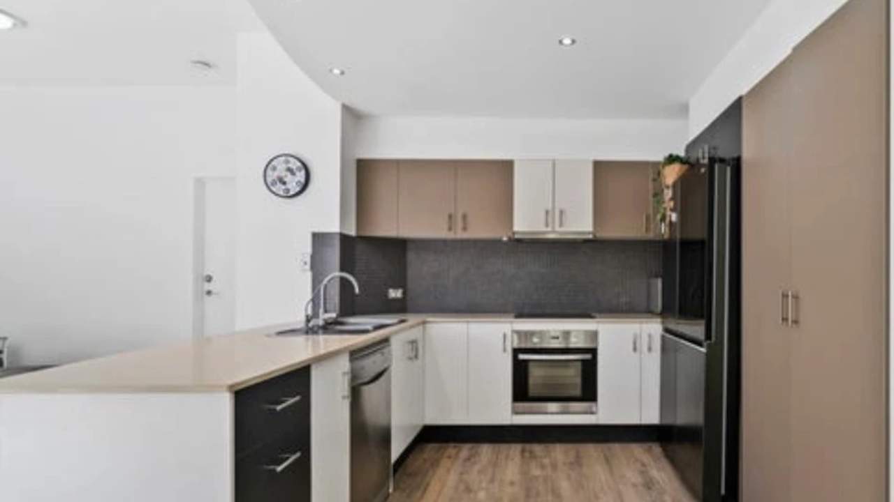 Unfurnished room with own bathroom