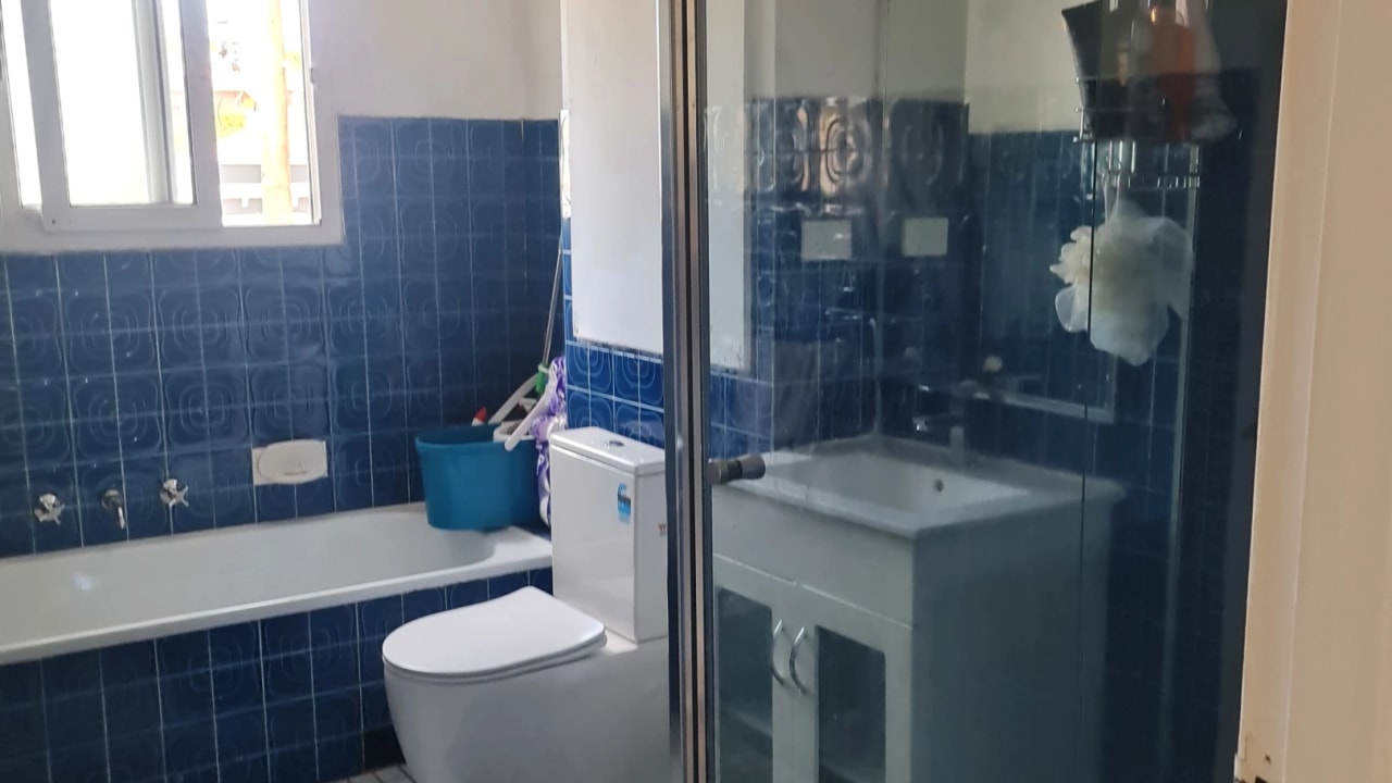 Furnished room with ensuite in a flatshare