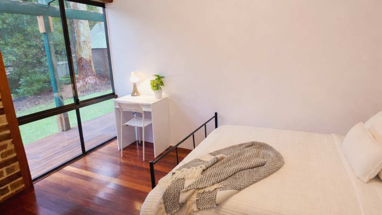 Furnished room in a share house