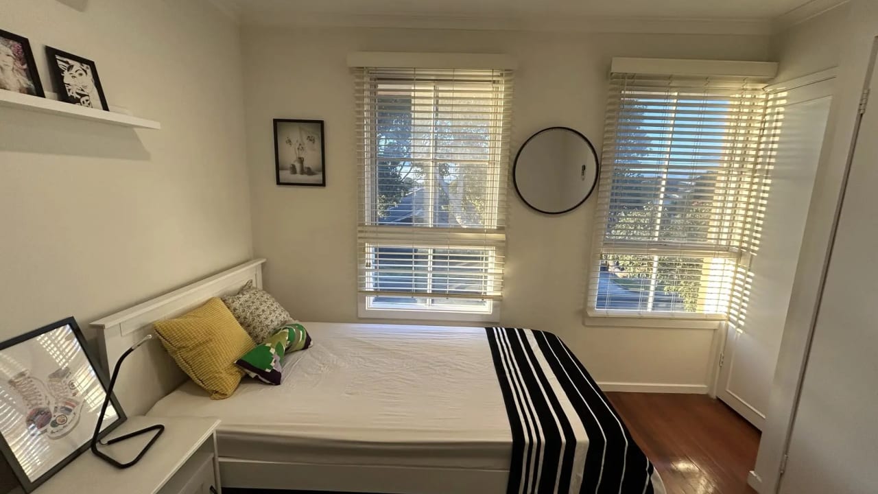Furnished room in a share house