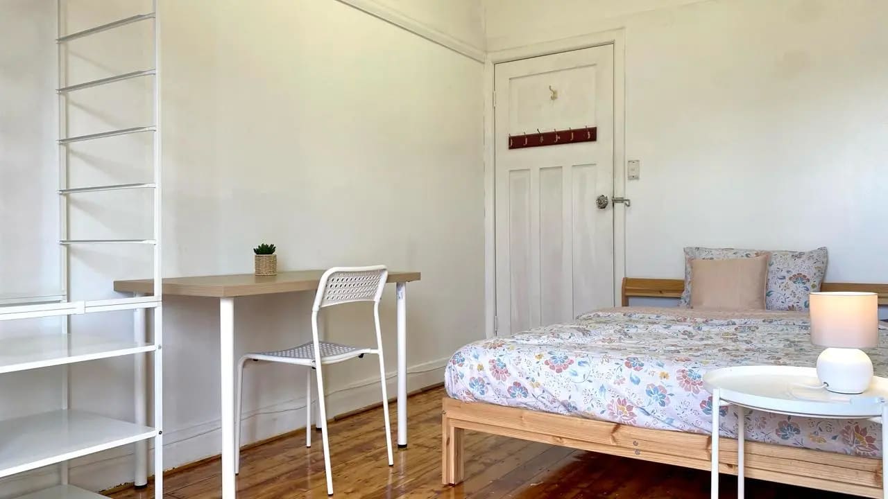 Furnished room in a share house