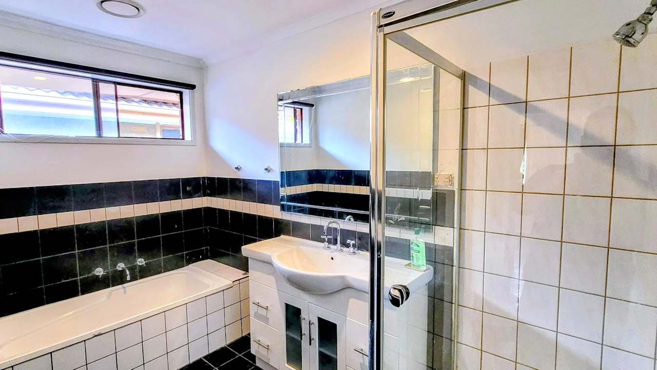 Room in a share house