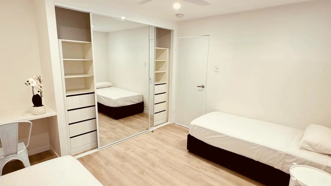 Whole property with 2 rooms for rent