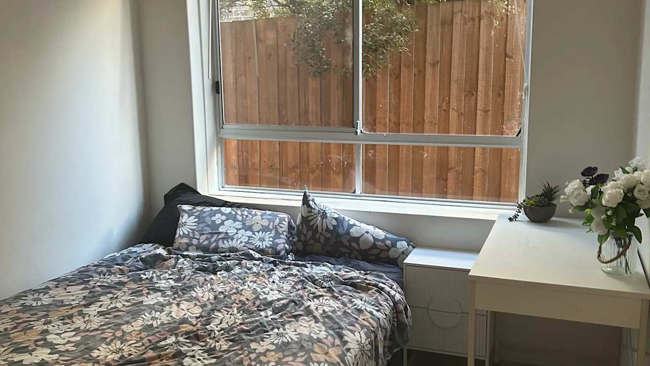 Room in a share house