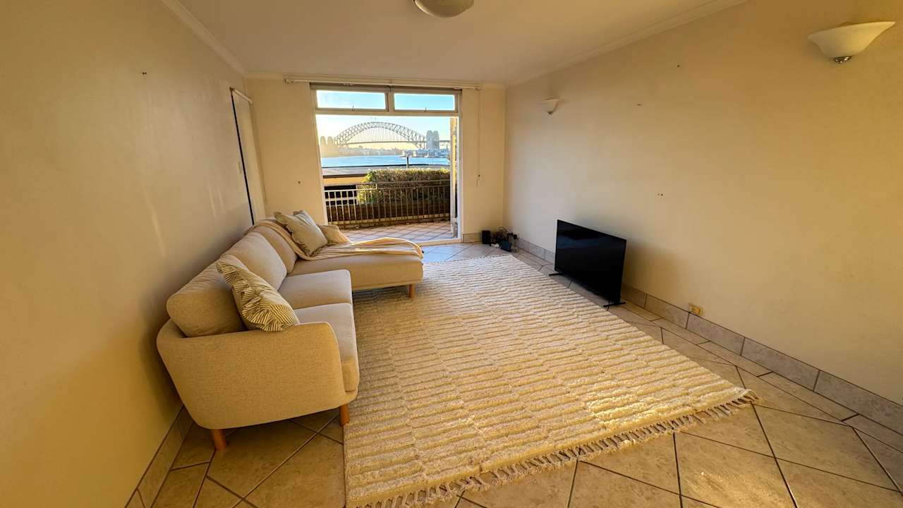 Unfurnished room in a flatshare