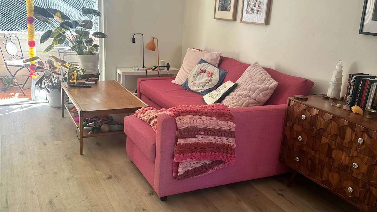 Unfurnished room in a flatshare