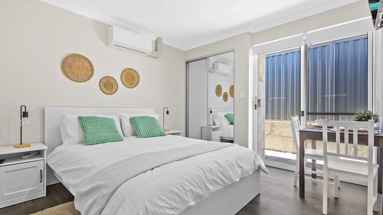 Furnished room with ensuite in a share house