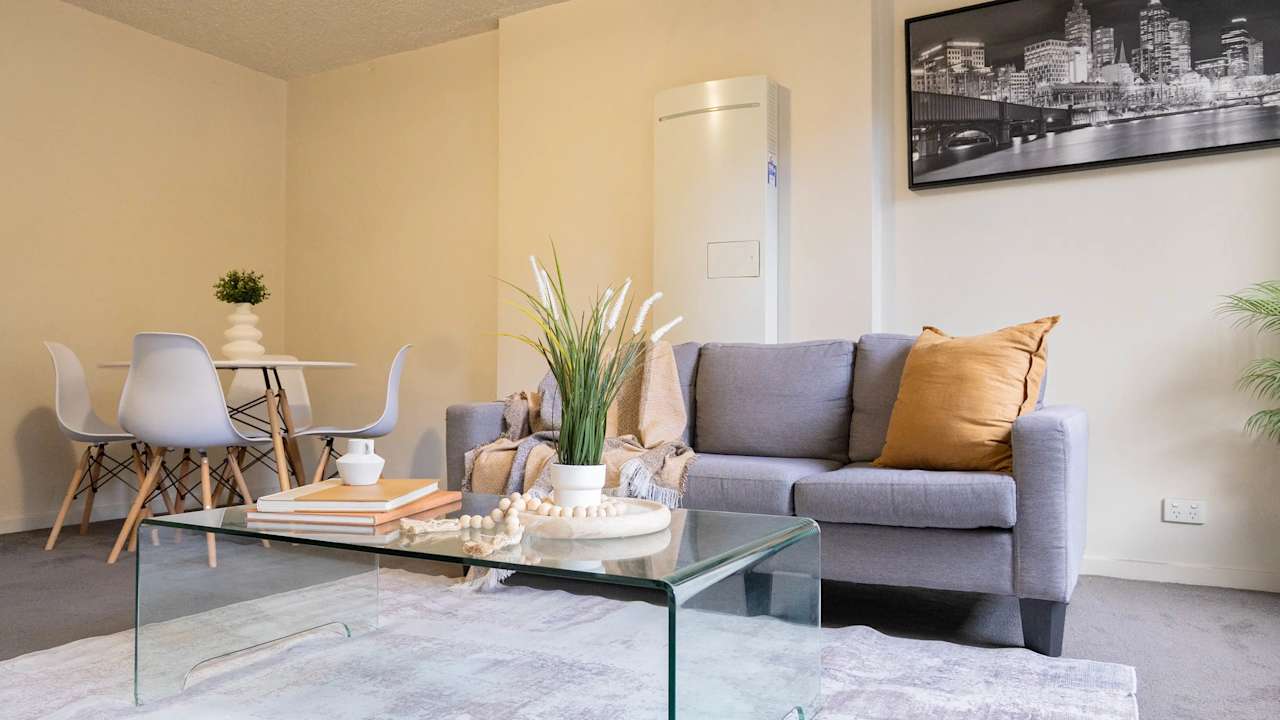 Furnished room in a flatshare